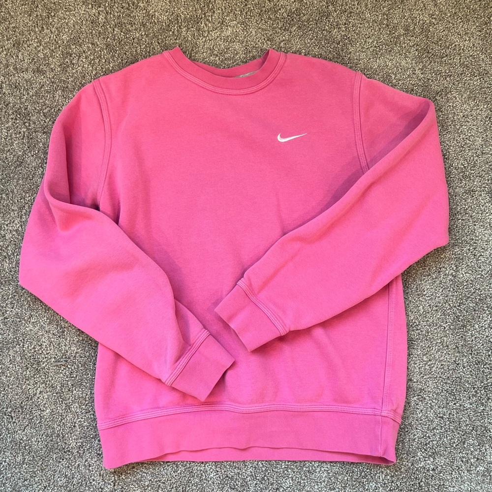 HOT PINK NIKE CREWNECK SIZE MEDIUM